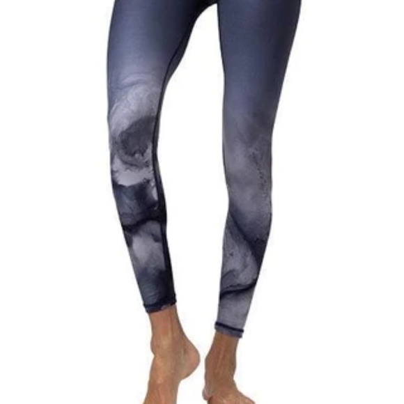Sol and Mane Whispy Waves Liquid Blue Leggings Size S - Picture 6 of 8